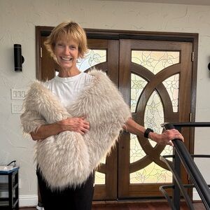Elegant Faux Fur Shawl in Cream